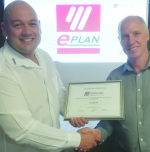 Branch secretary Theo Potgieter (left) thanks Mike van Eck after the presentation.